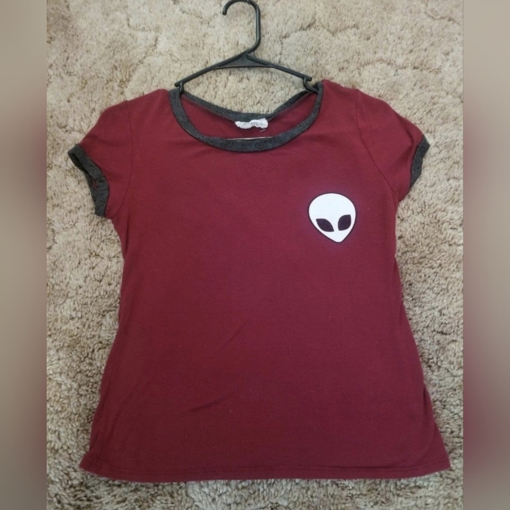 Maroon Alien Tshirt, super light weight, size smallBrand is "French Pastry"